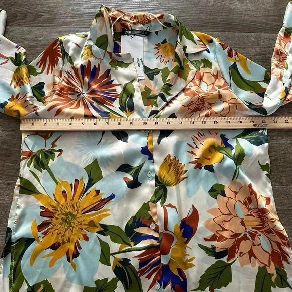 Zara Tropical Floral Multi Color Button Front Blouse NWT size S - Picture 4 of 7